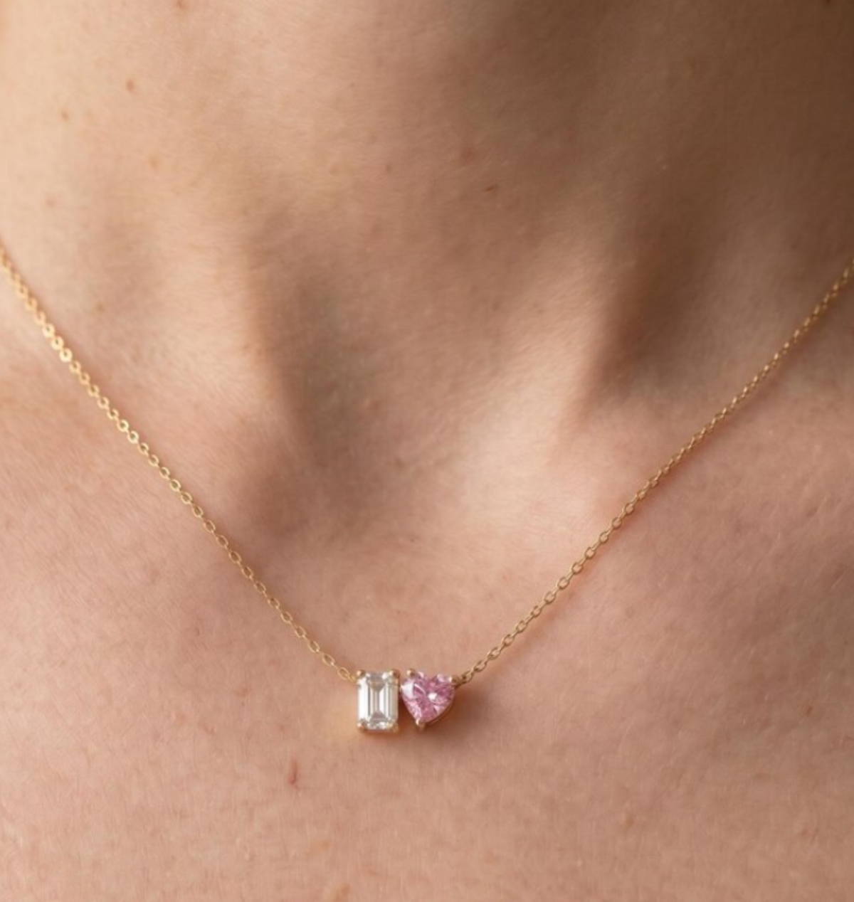 Elegant Toi et Moi Necklace with heart-cut and emerald-cut diamonds