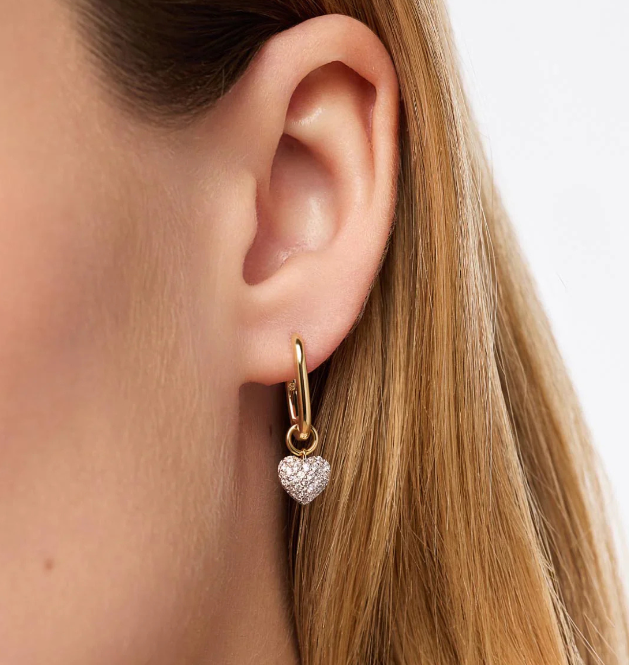 AMORA DROP EARRING