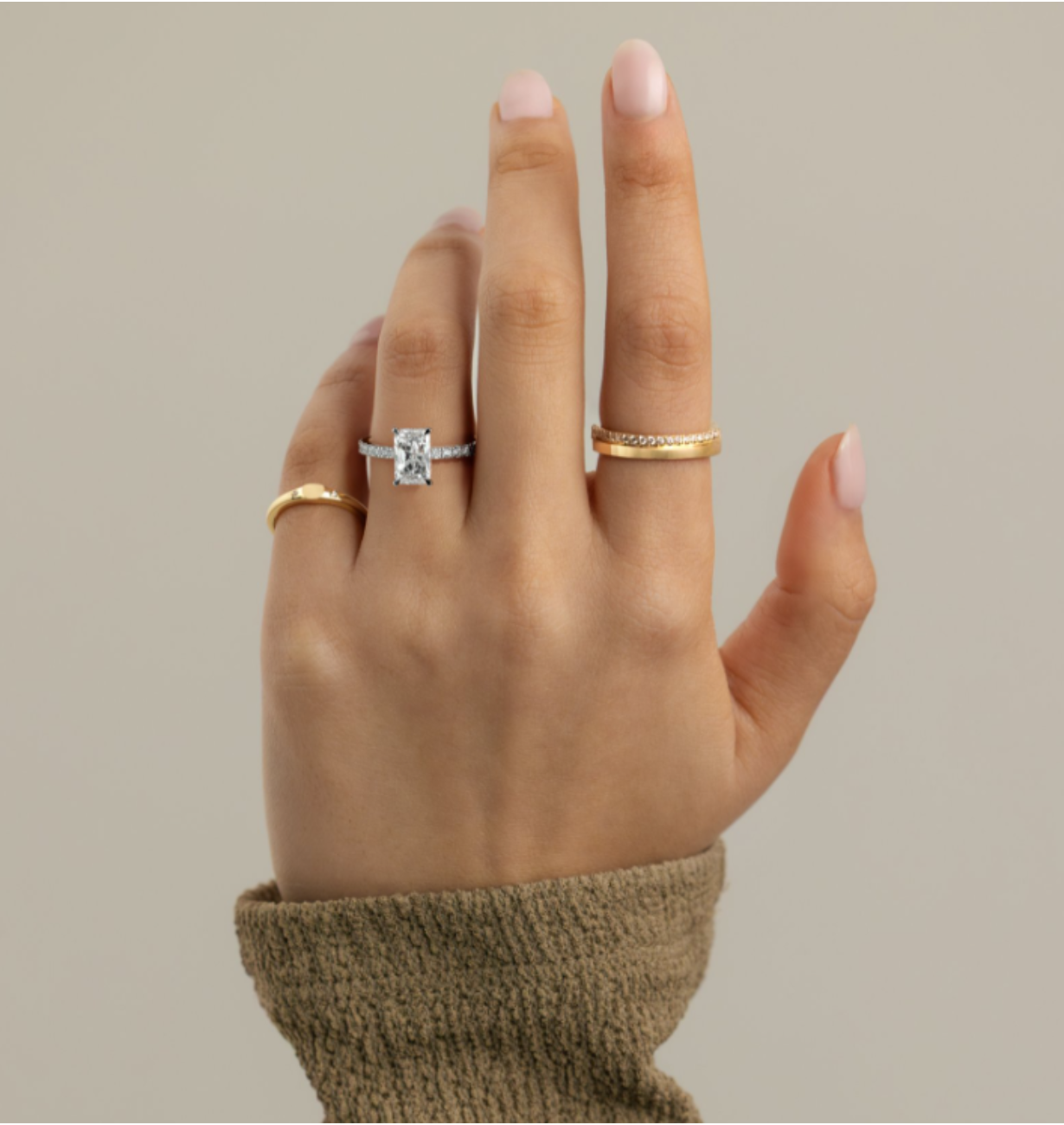 ANGI 2CT RADIANT RING