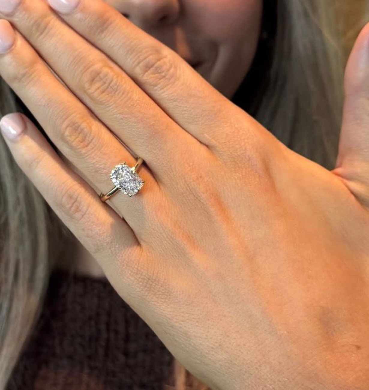 aniva elongated cushion lab grown diamond engagement ring in 18k gold