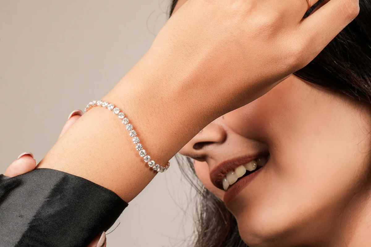 Why Are Diamond Tennis Bracelets So Popular? The Secret Behind the INFINIE Design