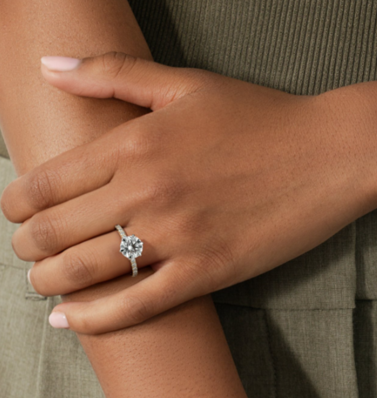 ROSELLA ROUND ENGAGMENT RING