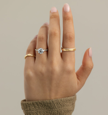 ROSELLA ROUND ENGAGMENT RING