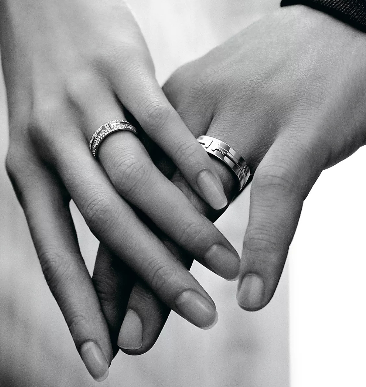 T NARROW DIAMOND RING