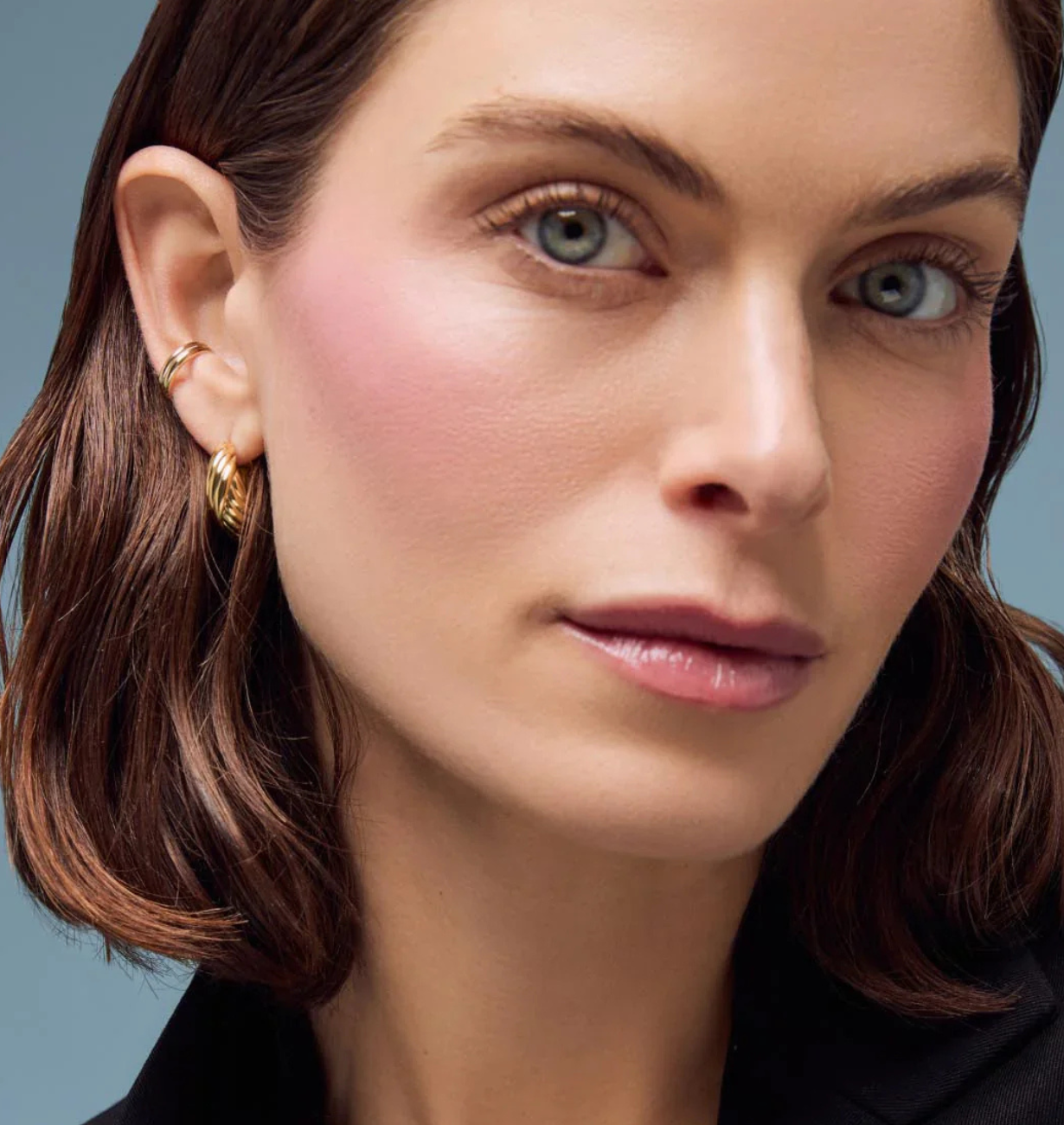 TWISTED HOOP EARRING