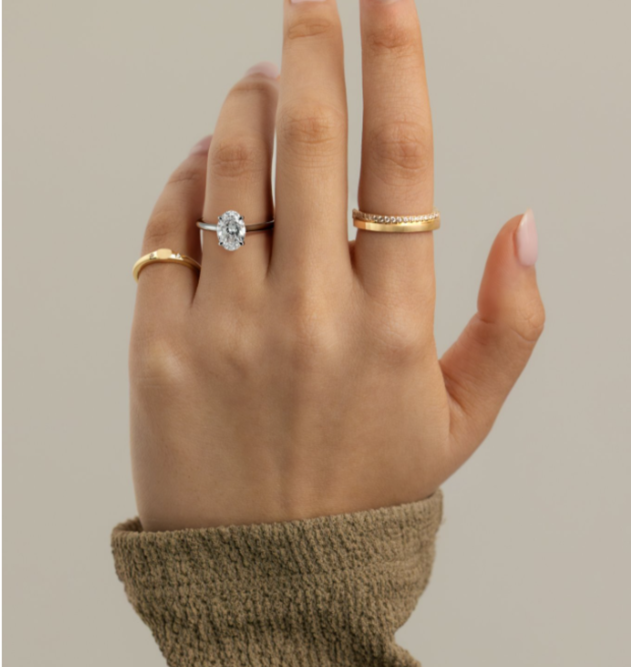 TIA OVAL ENGAGEMENT RING SET