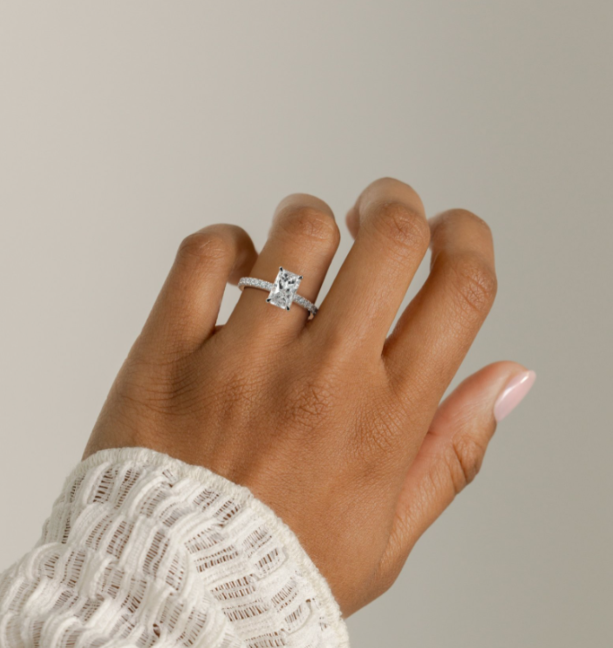 ANGI 2CT RADIANT RING