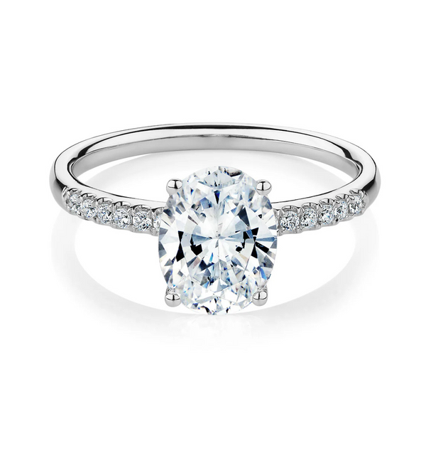 Timeless Elegance: Oval-Cut Diamond Engagement Ring