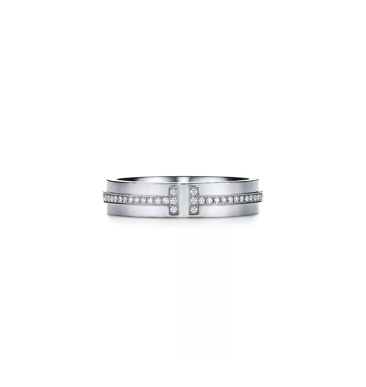 angled view of lab grown diamond t ring design